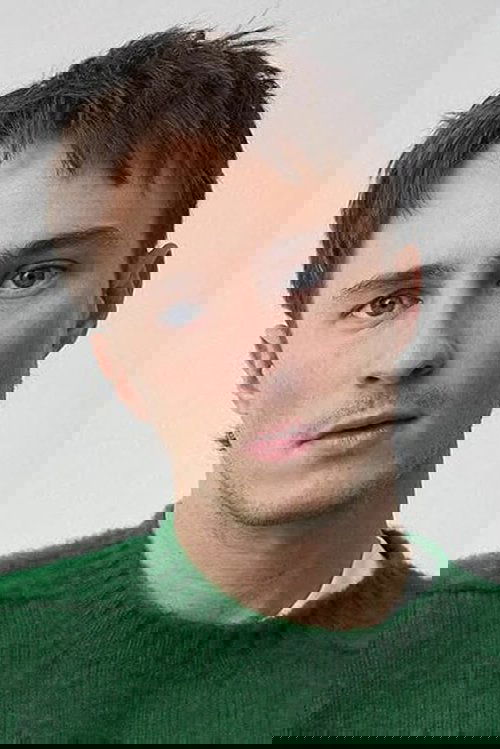 Drew Starkey as Rodney