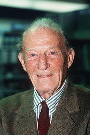 Peter von Zahn as Senator