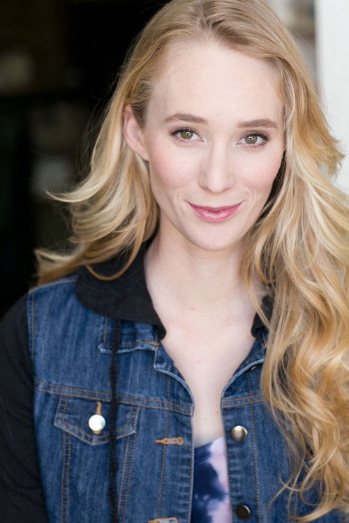 Alina Patra as Julia