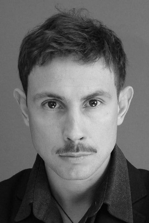 Antonio Acampora as lavapiatti