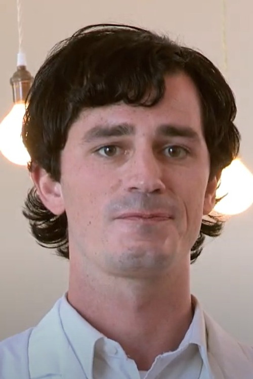 Chris Bostrom as Junior Barber