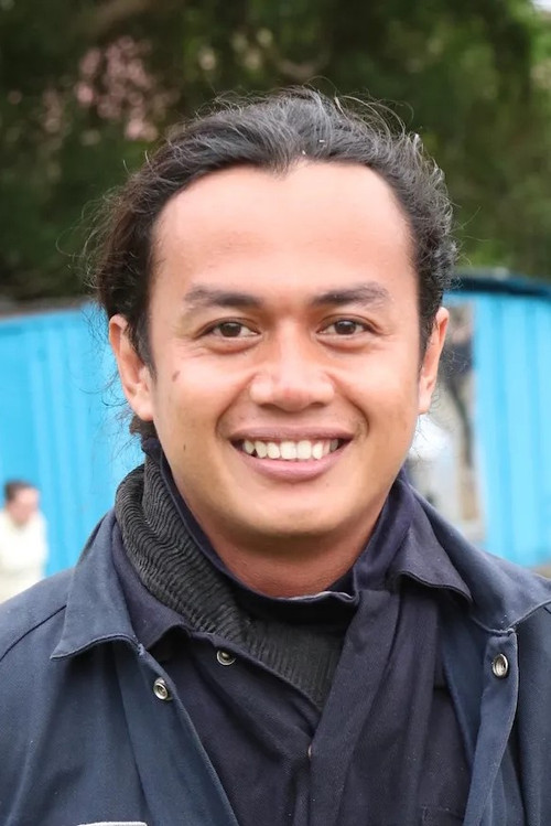 Udeh Nans as Anggota Mafia