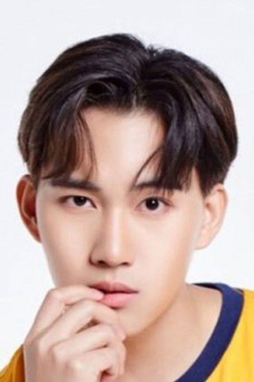 Bhurichon Khumsiri as Ohm