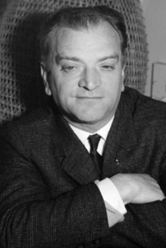 Ruy Furtado as Senhor Armando