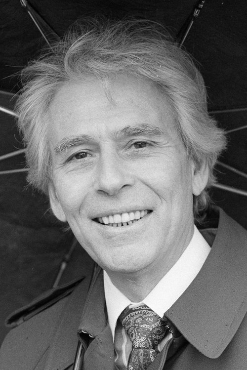 Benoît Girard as Maurice Falardeau