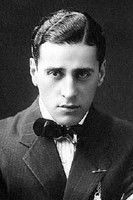 Geoffrey Stein as Okin