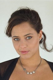 Esmée de la Bretonière as Ems