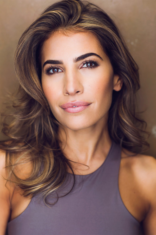 Carly Brooke as Mimi