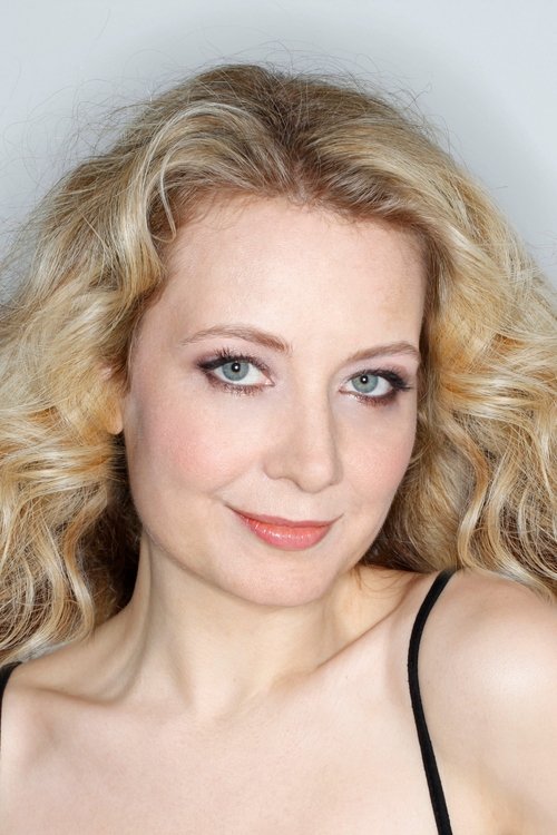 Jennifer Mudge as Sara