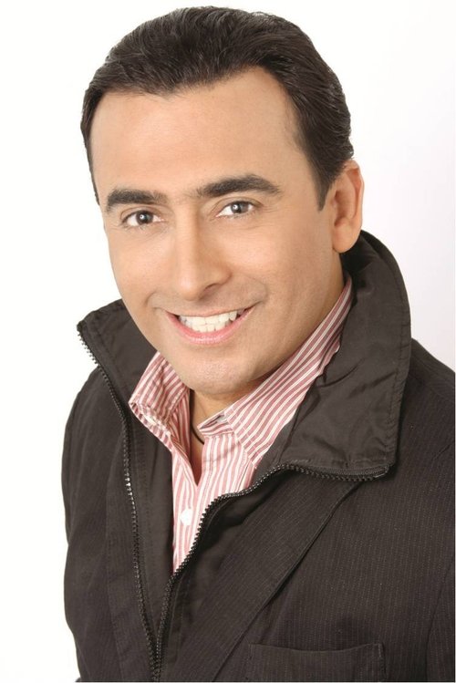 Adal Ramones as Agustín