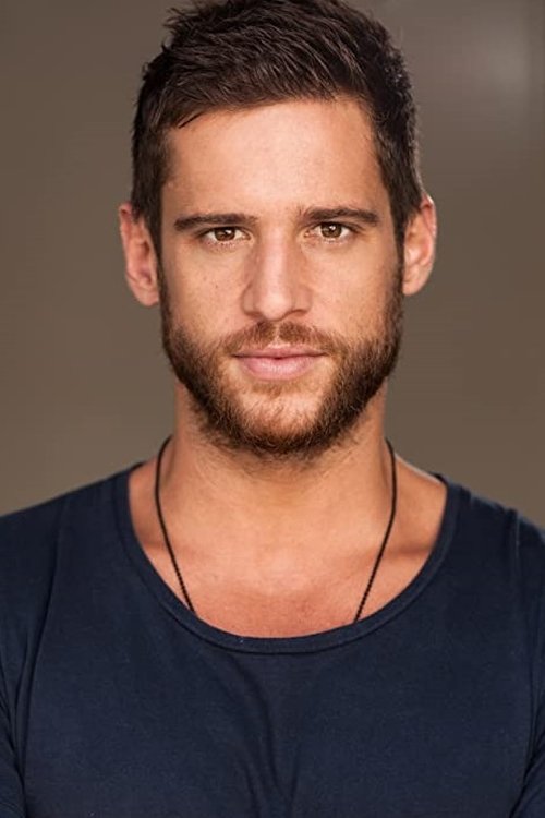 Dan Ewing as Ron Levonde