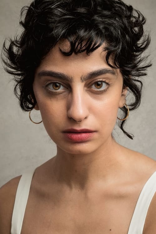 Juliana Yazbeck as Nina