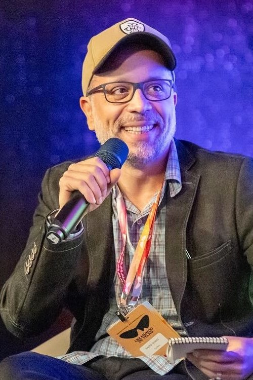 Raoni Seixas as Vendedor de coco