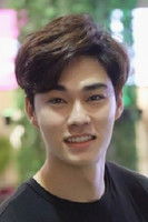 Folk Warattapob Wasinwasukul as Yang