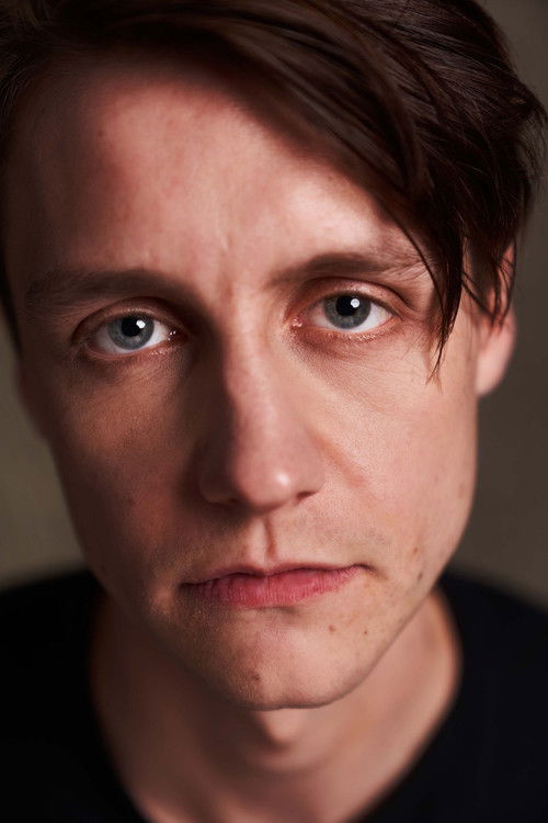 Cornelius Boeder as Scott