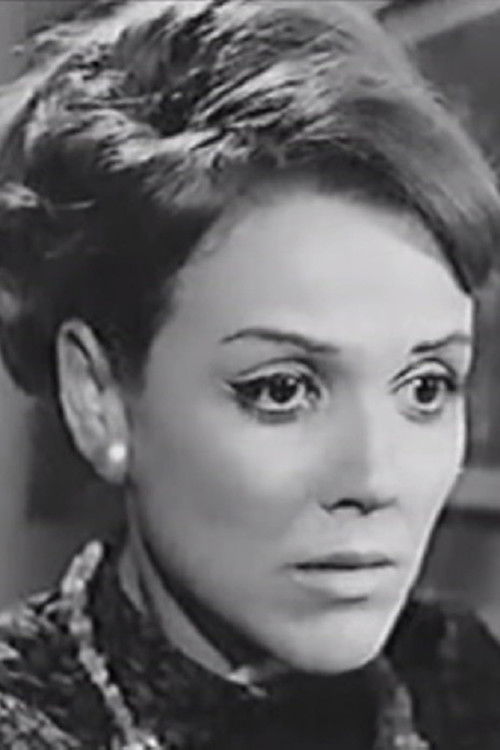 Elda Athanasaki as Elli
