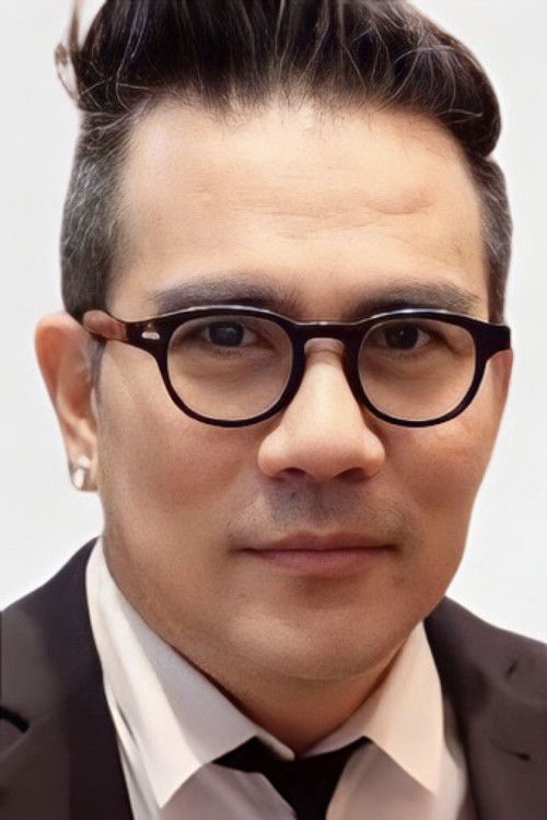 Sahaphap Veerakamin as Mon