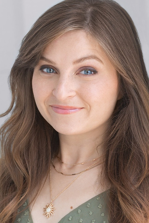 Lizzie Freeman as Sandling (voice)