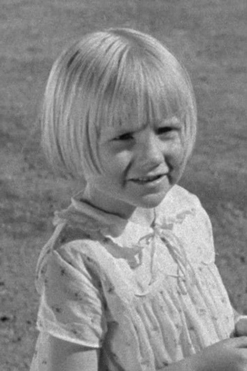 Geneviève Cadix as la petite fille