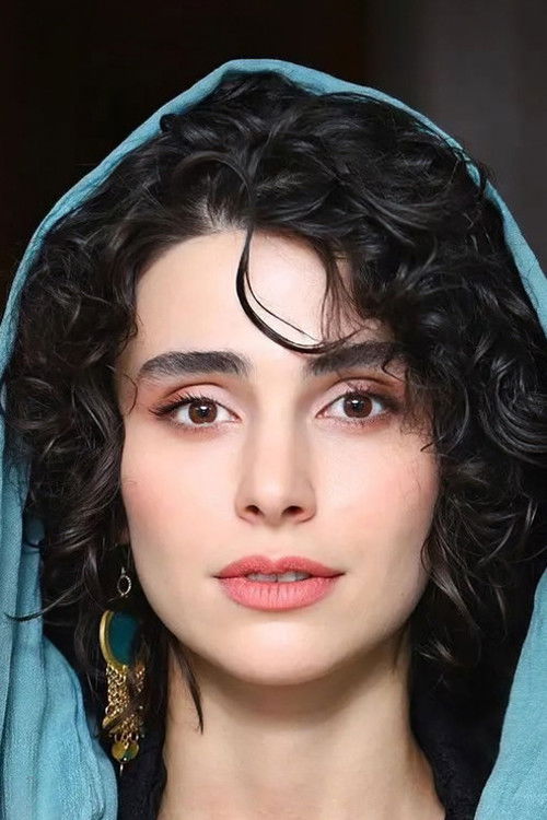 Laleh Marzban as Kiana