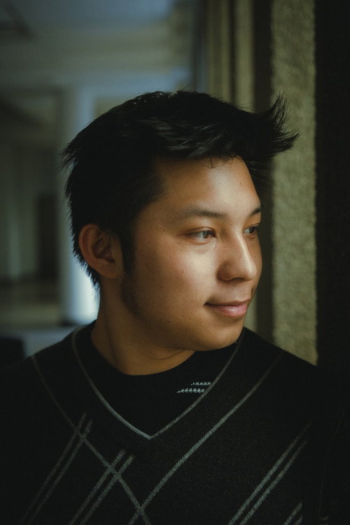 David Crocpsy Li as Pedestrian (Uncredited)