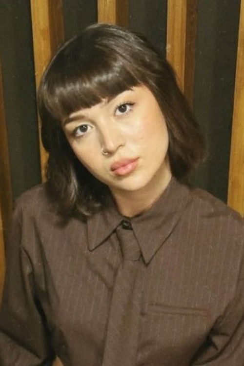 Elif Uluğ as Tuğçe Bayraktar