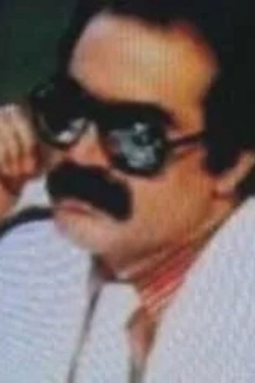 Hamit Yıldırım as Jigolo