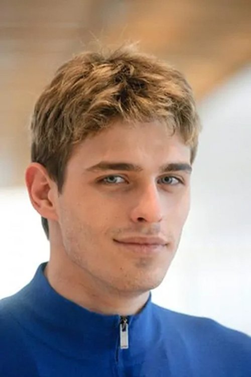 Vasily Stepanov as Maxim Kammerer