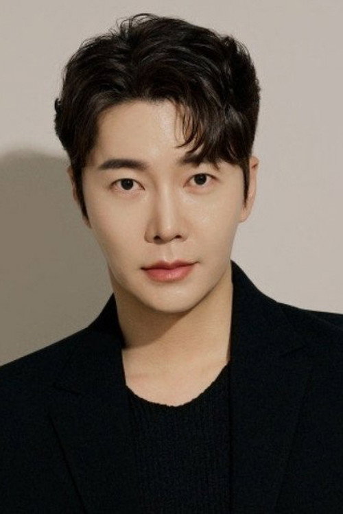 박지안 as Joo Hyeon-soo, m, 30s