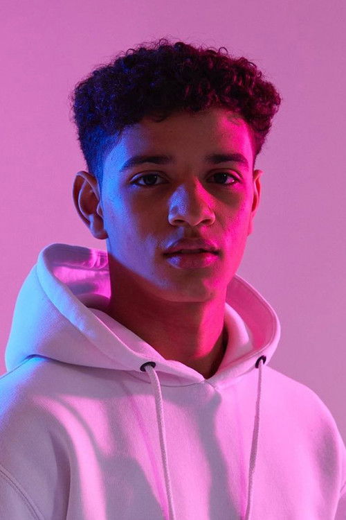 Leonardo Fontes as Sam Stelzer