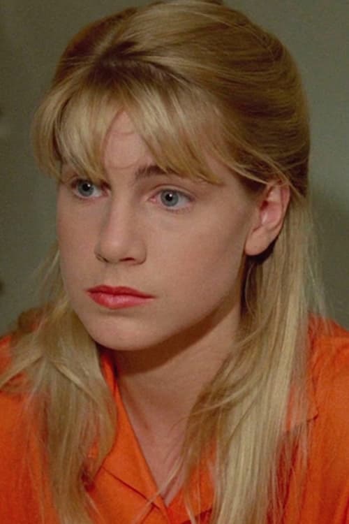 Marti Greenberg as Suzanne