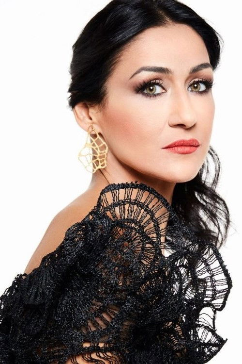 Myrtò Papatanasiu as Donna Anna