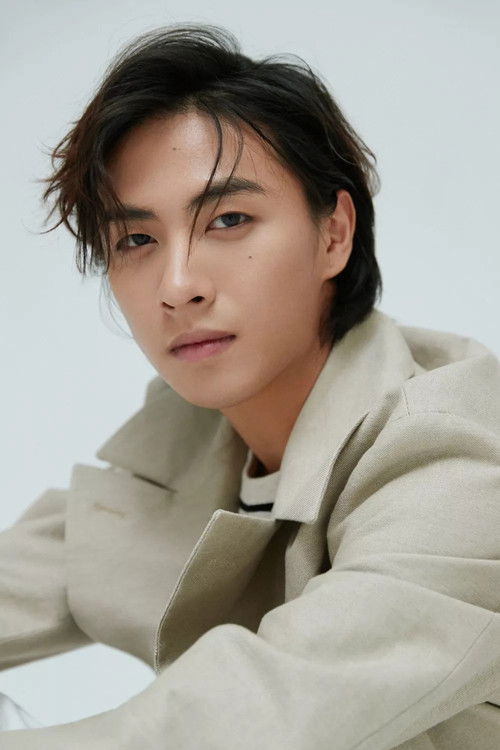 Gong Wu Yue as Lu Si Bo