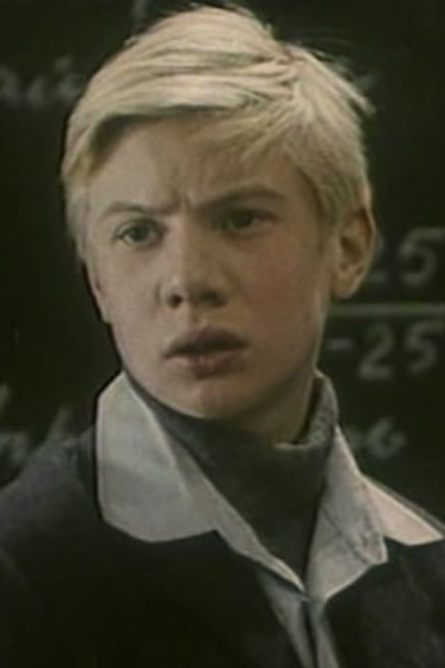 Grigori Yevseyev as Vasya Lopotukhin