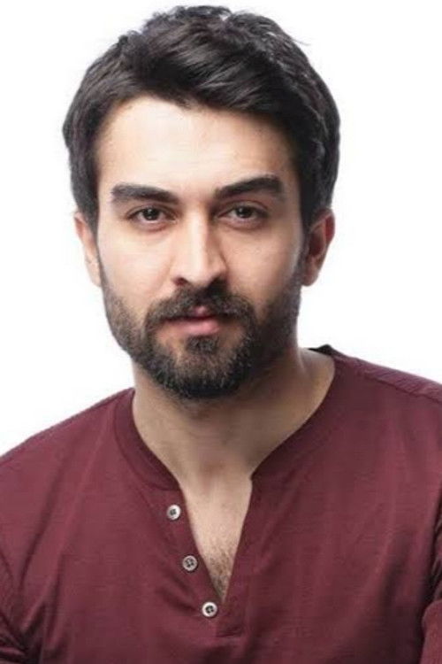 Tolga Sala as Yiğit Yeşilyurt