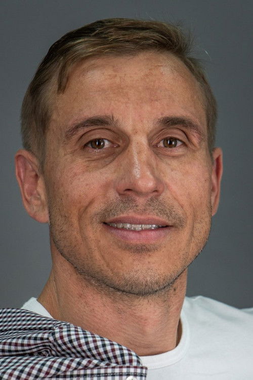 Roman Seregin as военный