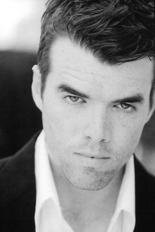 Tim Furlong as Robert Kennedy