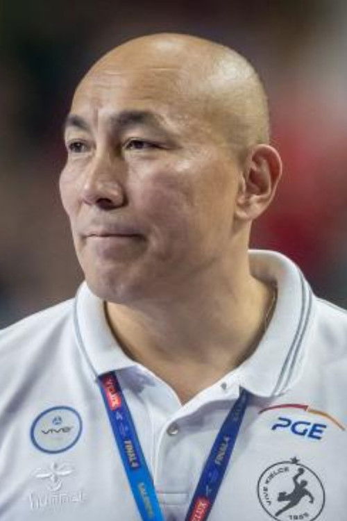 Talant Dujshebaev as himself