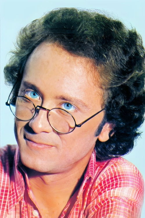 Régis Monteiro as Milton