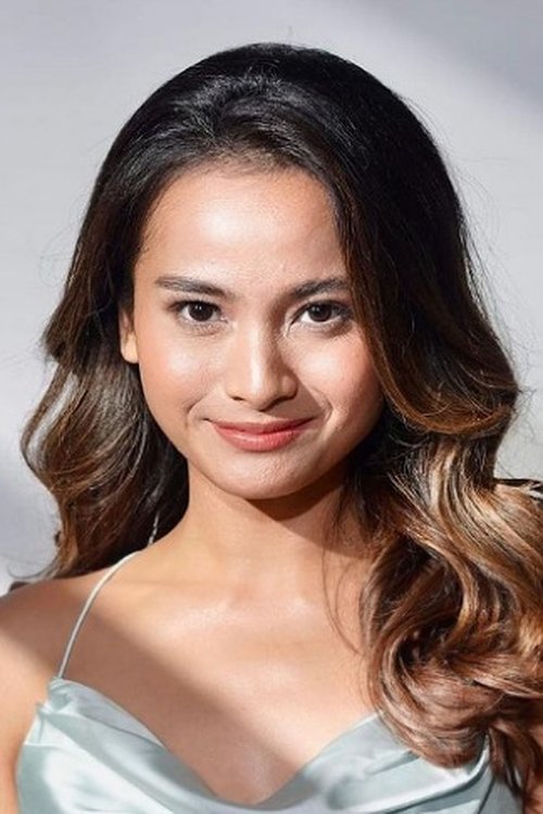 Acha Septriasa as Amanda (Segment: Curhat Buat Sahabat)