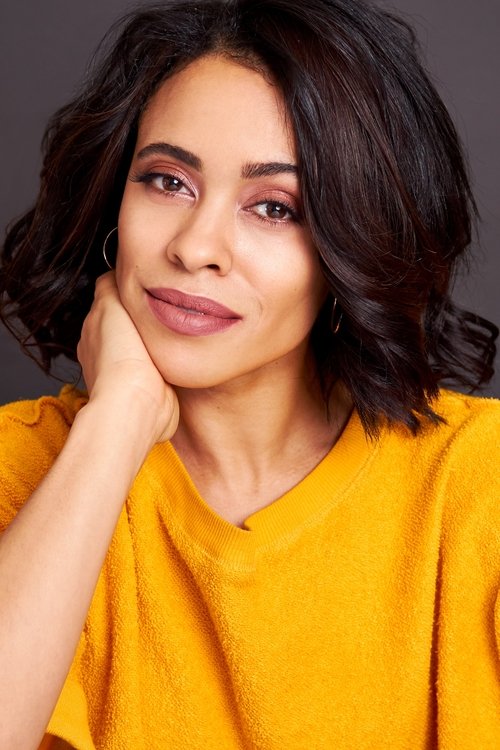 Julia Harnett as Tezza