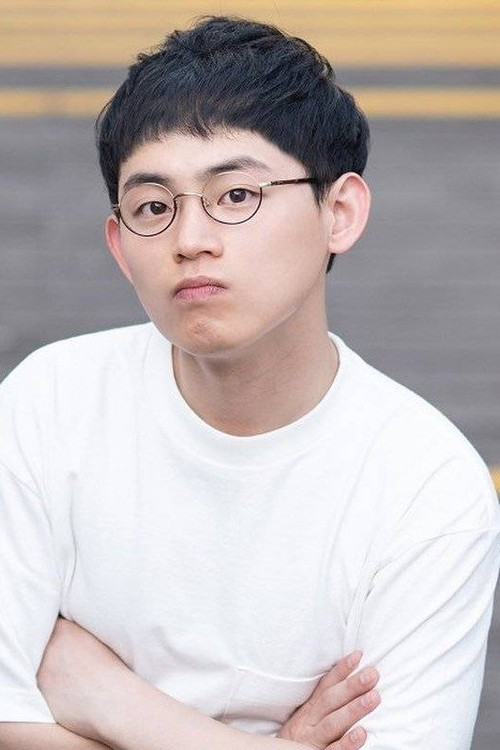 Son Yong-beom as Actor