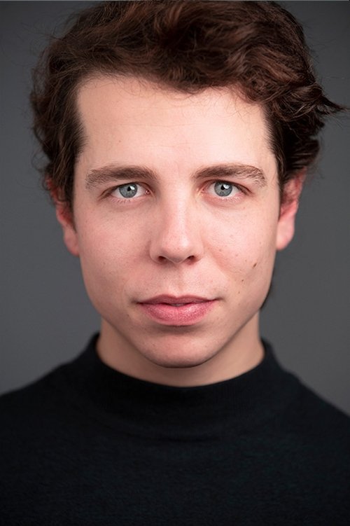 Koldo Olabarri as Young Flyer