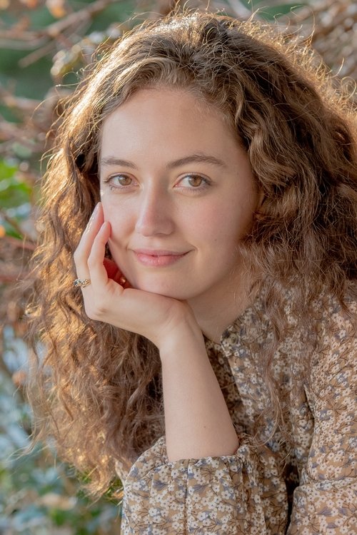 Alexandra Swanbeck as Skye