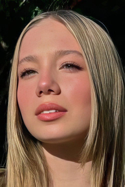 Damla Nida Kurtaran as Müge