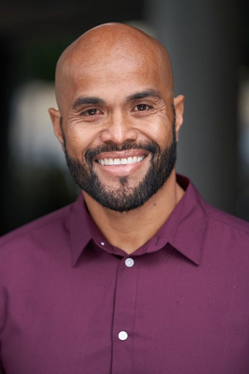 Hio Pelesasa as Samoan Chief