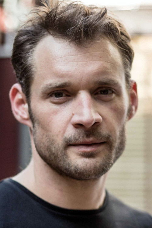 Rémi Pedevilla as Thomas