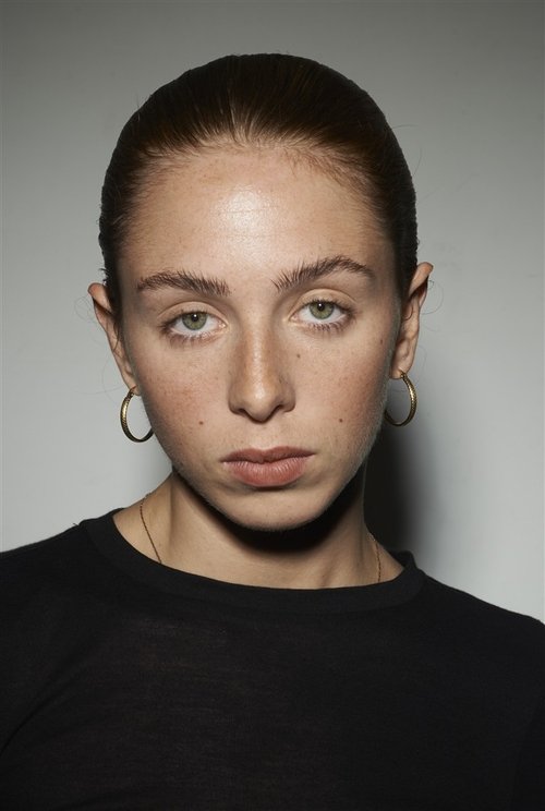 Sarah Bramms as Karine Valence