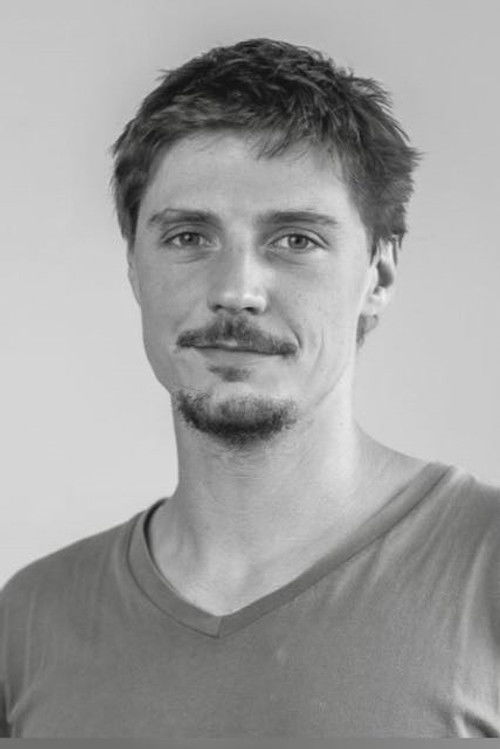 Marcelo Cammarota as Hombre bar 3