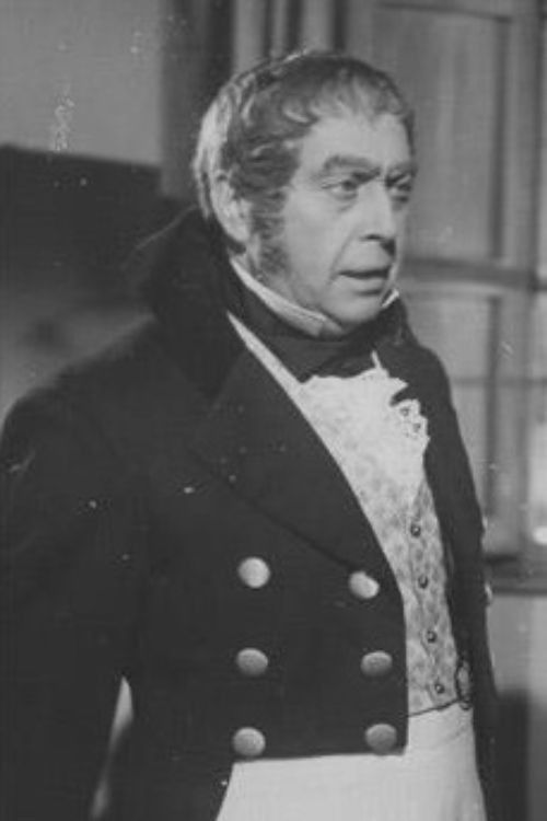 Manuel Perales as Catalina's Father